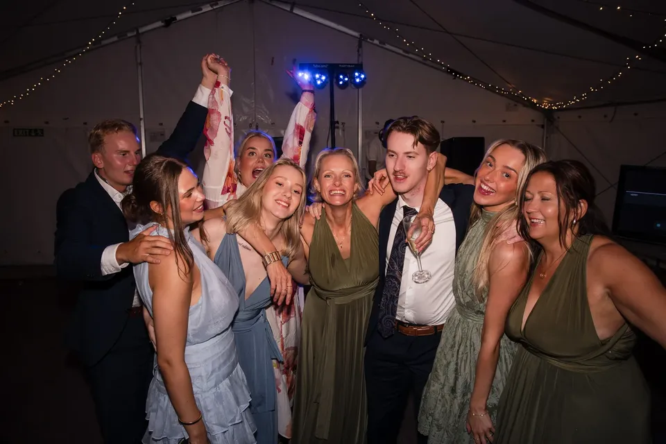 Sommerlys ved småbåthavnen på Averøy – foto 15