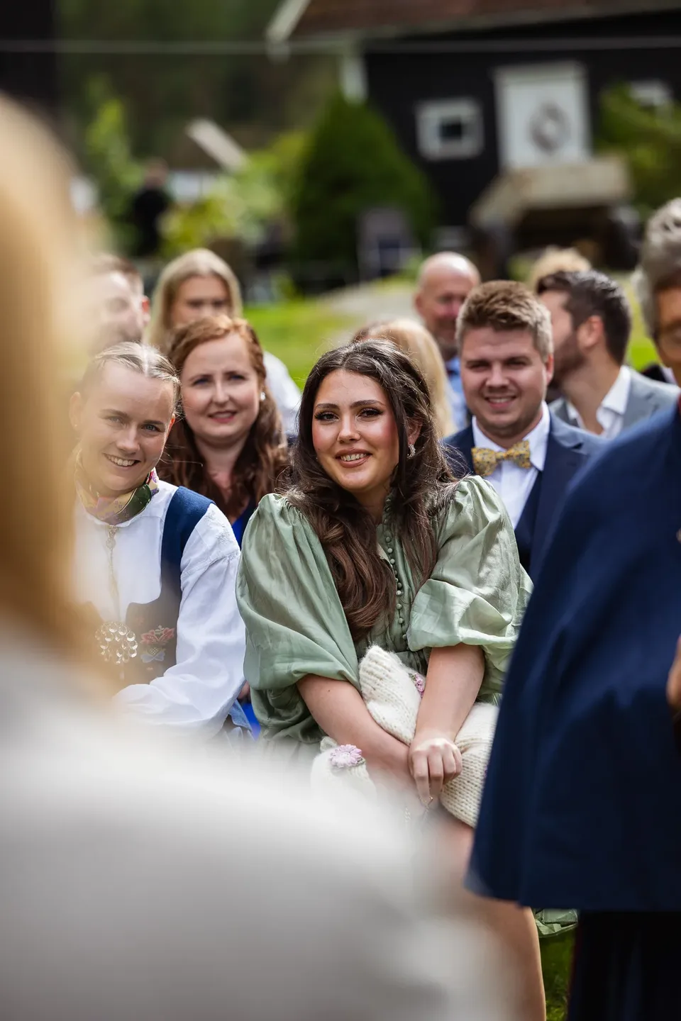 Bunad, gris og låvefest på Lillerud gård – foto 20
