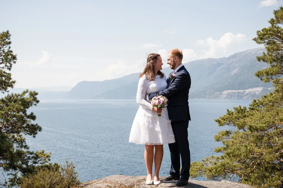 Utne kyrkje på en sommerdag i Hardanger – foto 20