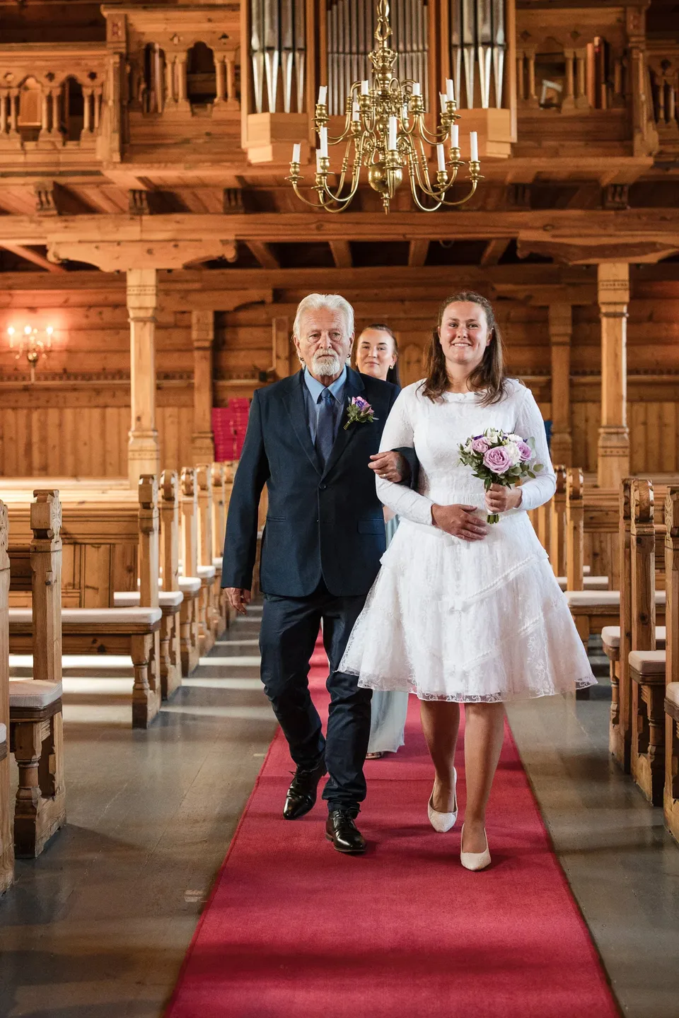 Utne kyrkje på en sommerdag i Hardanger – foto 25