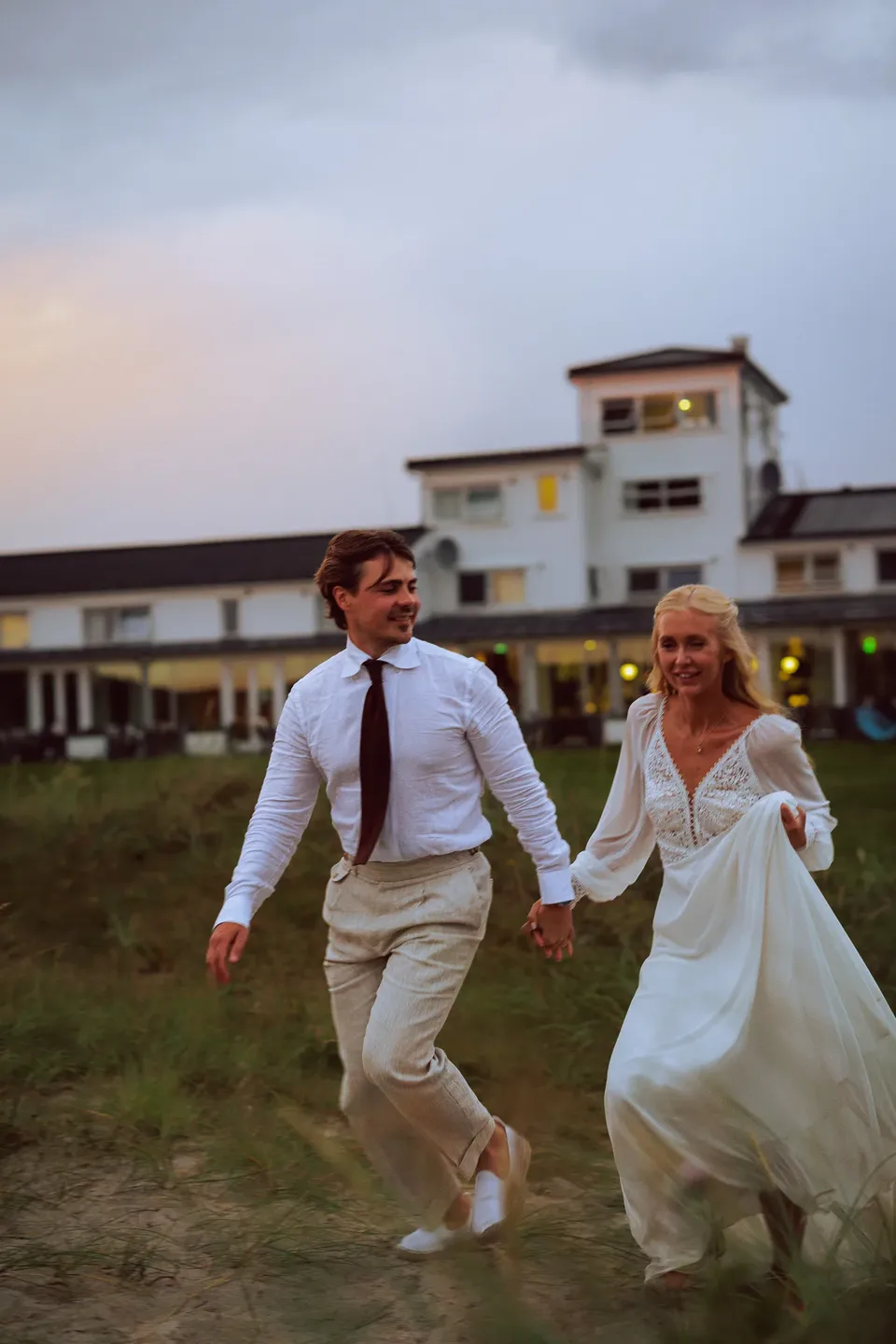 Solnedgang og dans ved sjøen – foto 15