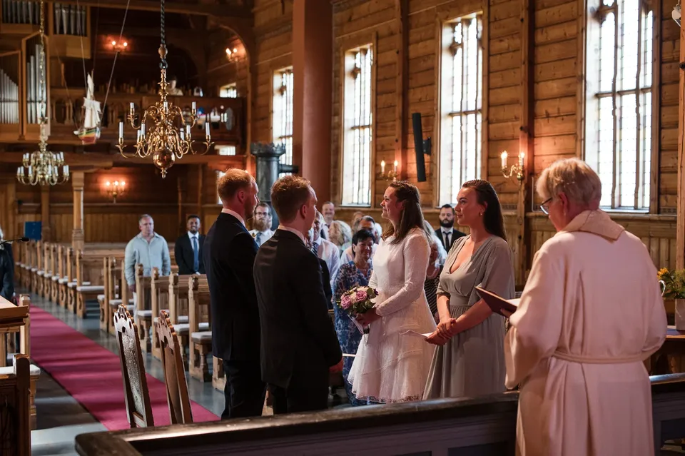 Utne kyrkje på en sommerdag i Hardanger – foto 27