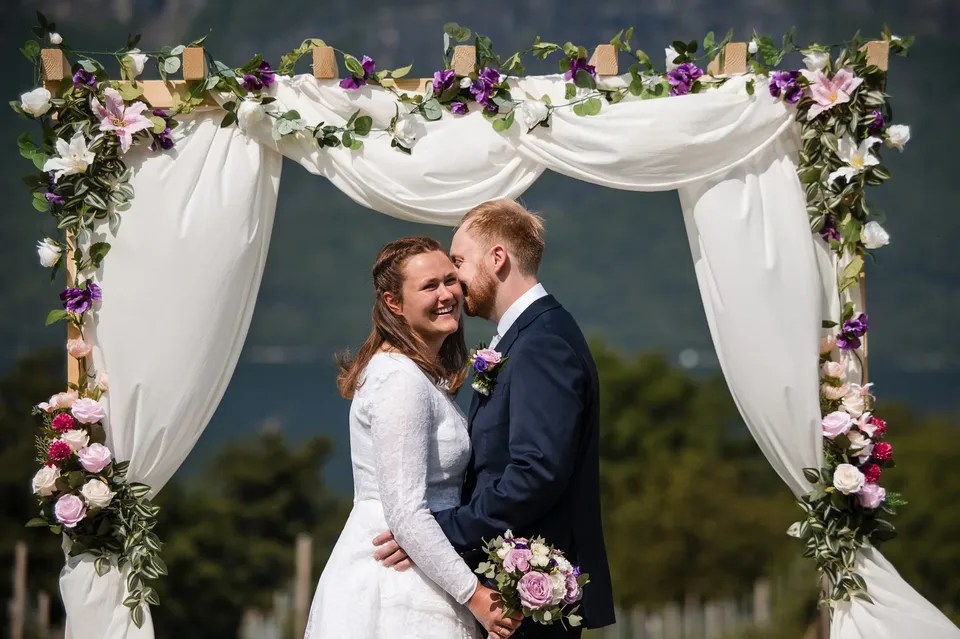 Utne kyrkje på en sommerdag i Hardanger – foto 12