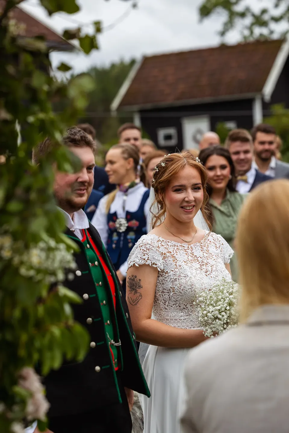 Bunad, gris og låvefest på Lillerud gård – foto 21